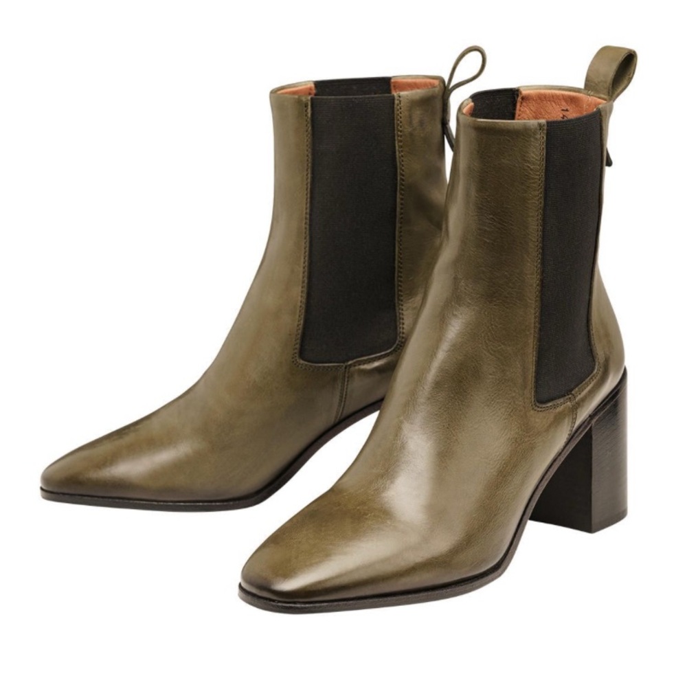 Chloe Glamour elasticized mod heel bootie in khaki green in original box